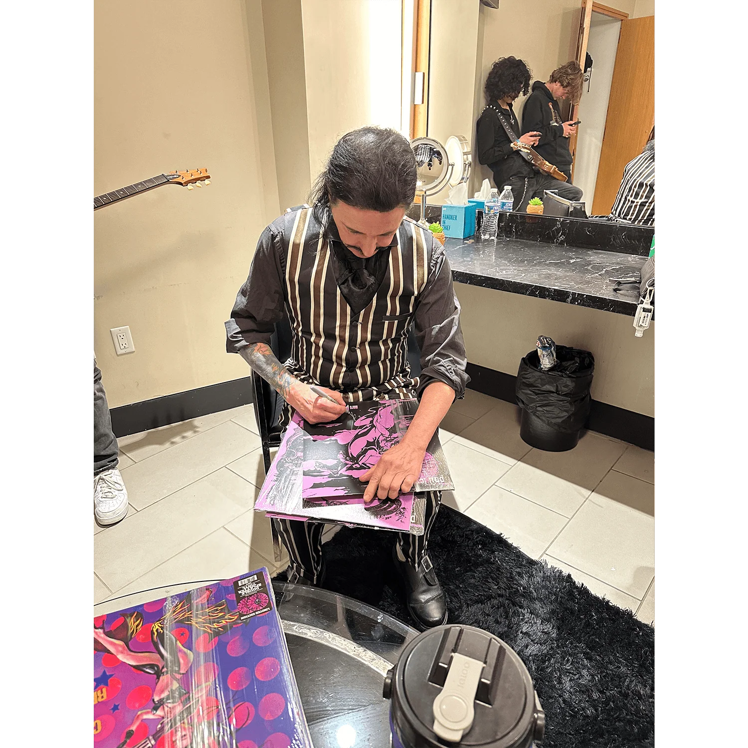 L.A. Guns - Cocked & Re-Loaded (Purple-Black-White Splatter Vinyl - Signed by Phil Lewis & Tracii Guns) - Image 3